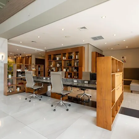 Crowne Plaza Airport By Ihg-3